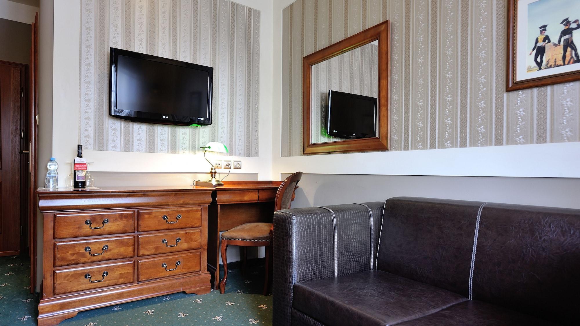 Hotel Diament Arsenal Palace Katowice - Хожув Экстерьер фото